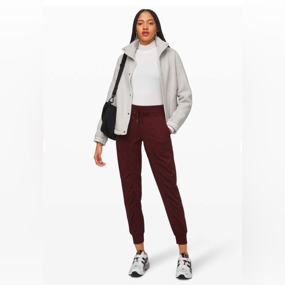 COPY - Lululemon Dance Studio/Beyond the Studio Jogger
Black Sz 6 - Picture 3 of 4